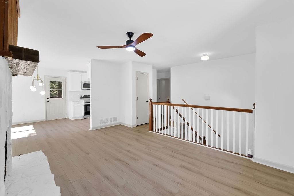 4 bedroom, 2 bathroom, 1,376 sq ft single family residence for sale at 1971 Pair Rd SW, Marietta, GA 30008 — photo 6