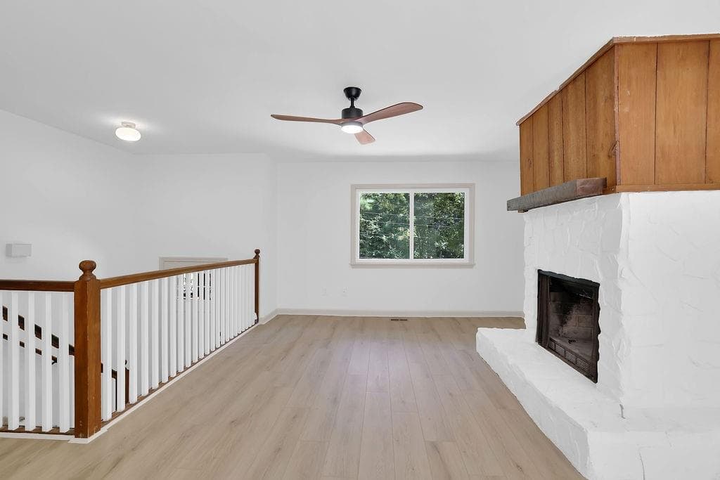 4 bedroom, 2 bathroom, 1,376 sq ft single family residence for sale at 1971 Pair Rd SW, Marietta, GA 30008 — photo 8