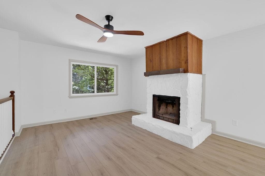4 bedroom, 2 bathroom, 1,376 sq ft single family residence for sale at 1971 Pair Rd SW, Marietta, GA 30008 — photo 10