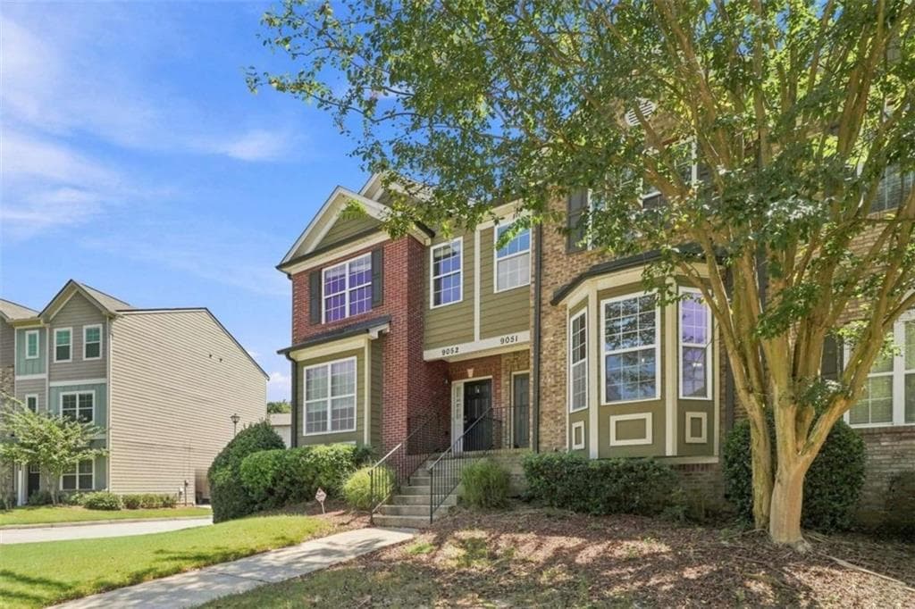 3 bedroom, 4 bathroom, 1,620 sq ft townhouse under contract at 9051 Bayrose Circle, East Point, GA 30344 — photo 2