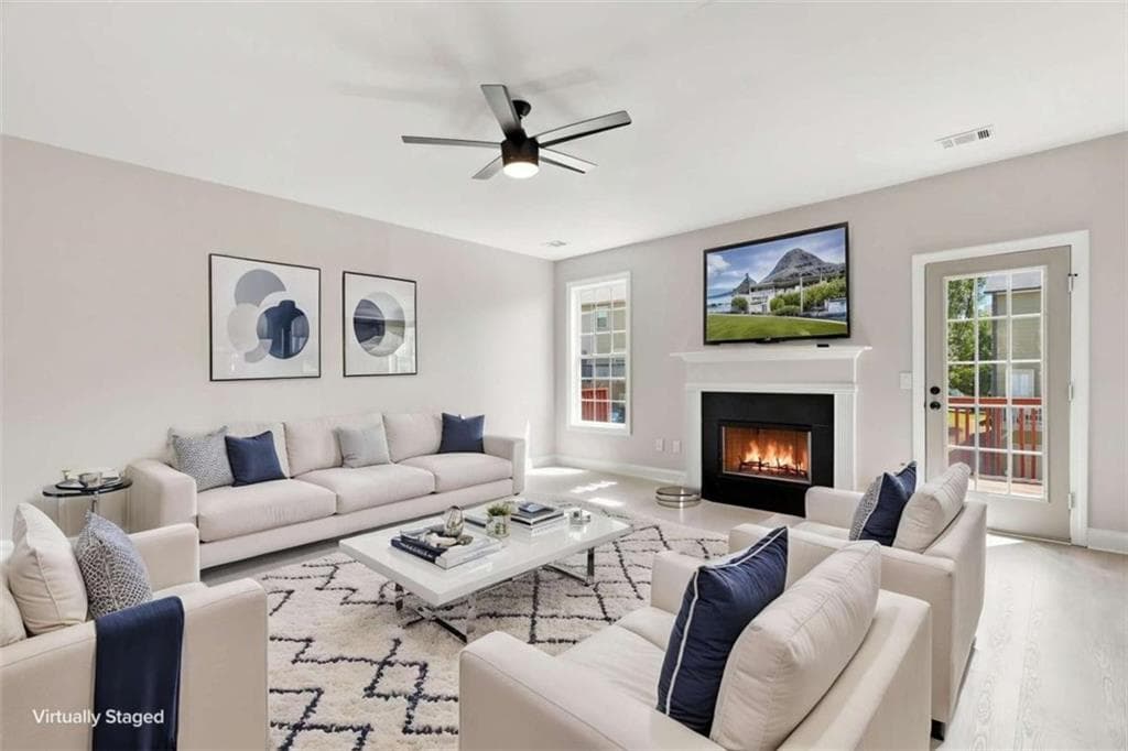 3 bedroom, 4 bathroom, 1,620 sq ft townhouse under contract at 9051 Bayrose Circle, East Point, GA 30344 — photo 4