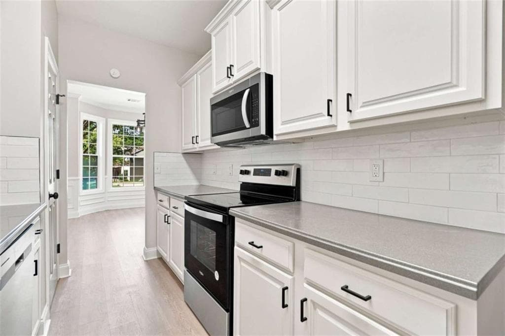 3 bedroom, 4 bathroom, 1,620 sq ft townhouse under contract at 9051 Bayrose Circle, East Point, GA 30344 — photo 10