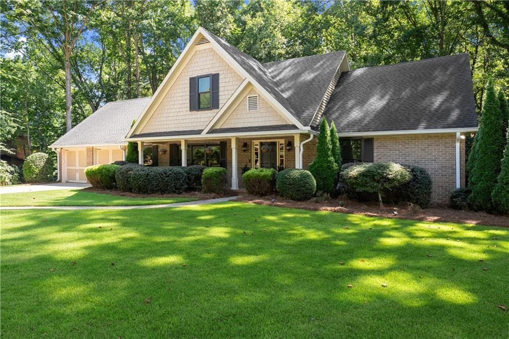 4 bedroom, 4 bathroom, 3,217 sq ft single family residence for sale at 1479 Burns Drive, Gainesville, GA 30501 — photo 6