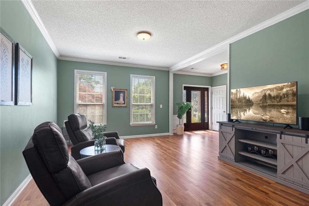 4 bedroom, 3 bathroom, 2,284 sq ft single family residence for sale at 1335 Lyndhurst Way, Roswell, GA 30075 — photo 9