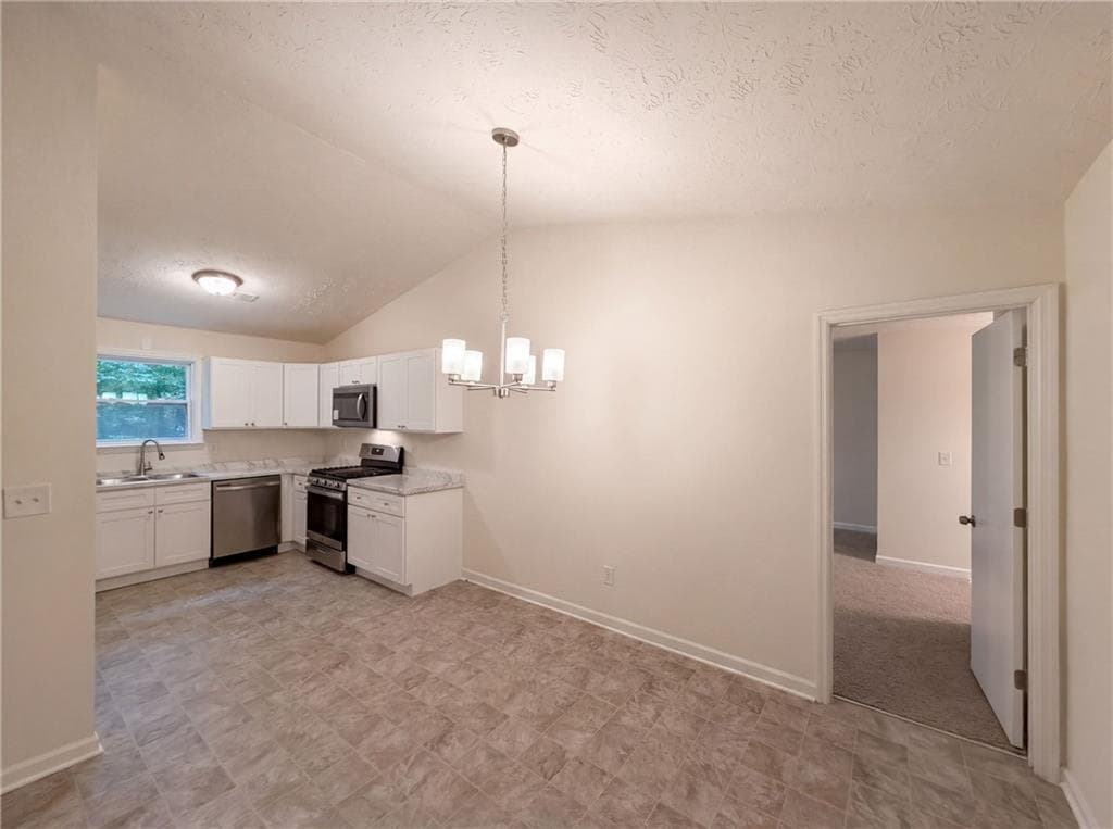 3 bedroom, 2 bathroom, 1,590 sq ft single family residence for sale at 670 Marsh Court, Jonesboro, GA 30238 — photo 9