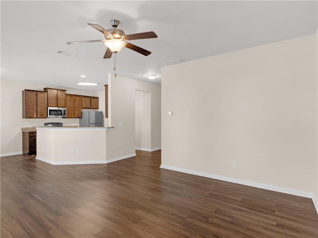 4 bedroom, 3 bathroom, 2,079 sq ft single family residence for sale at 1244 Faye Court, Mcdonough, GA 30253 — photo 3