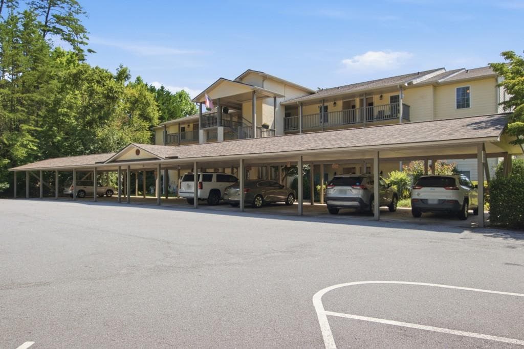 3 bedroom, 3 bathroom, 2,052 sq ft condominium for sale at 300 Ginger Creek  #307, Clayton, GA 30525 — photo 7
