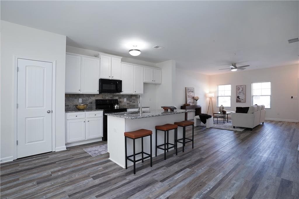 3 bedroom, 3 bathroom, 1,634 sq ft townhouse under contract at 1565 Iris Walk, Jonesboro, GA 30238 — photo 7