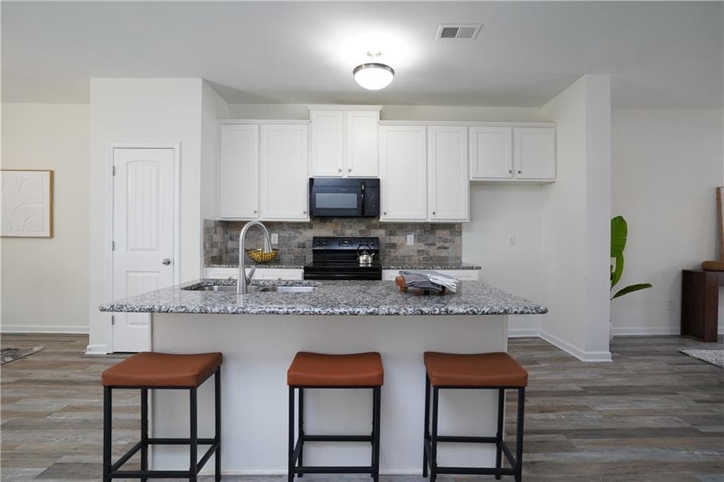 3 bedroom, 3 bathroom, 1,634 sq ft townhouse under contract at 1565 Iris Walk, Jonesboro, GA 30238 — photo 8