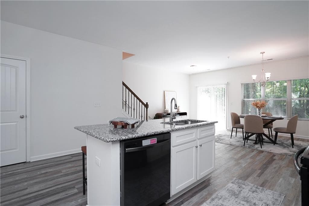 3 bedroom, 3 bathroom, 1,634 sq ft townhouse under contract at 1565 Iris Walk, Jonesboro, GA 30238 — photo 10