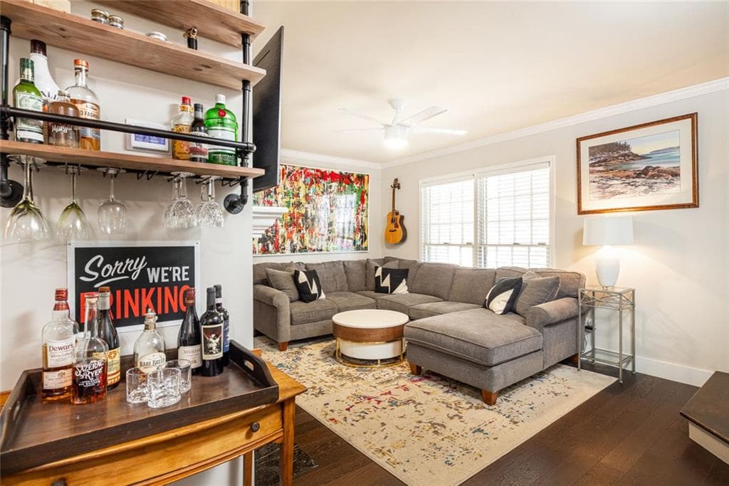 3 bedroom, 3 bathroom, 1,899 sq ft townhouse for sale at 135 Woodmere Square, Atlanta, GA 30327 — photo 7