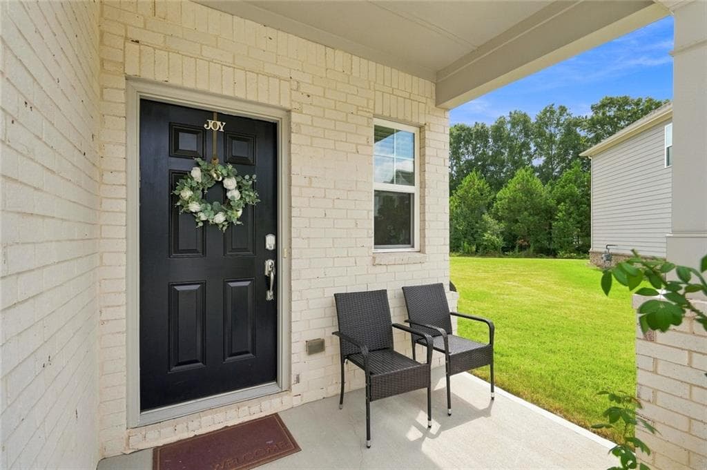6 bedroom, 3 bathroom, 2,506 sq ft single family residence for sale at 3913 Rustic Barn Way, Loganville, GA 30052 — photo 3