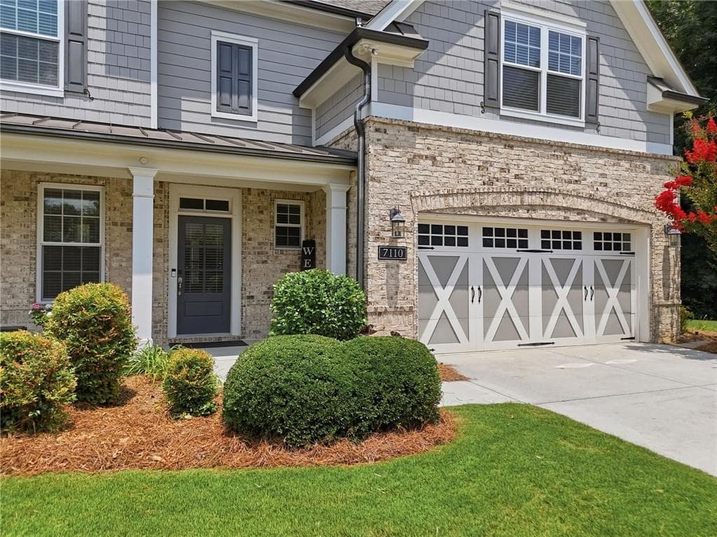 4 bedroom, 4 bathroom, 3,328 sq ft single family residence for sale at 7110 Sailaway Drive, Flowery Branch, GA 30542 — photo 3