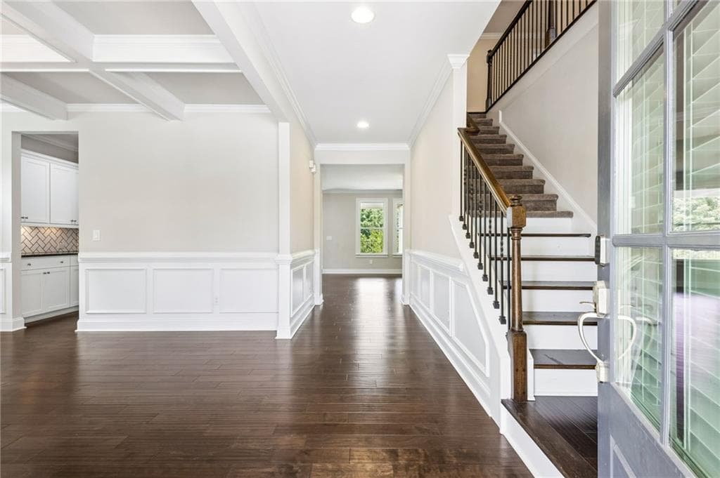 4 bedroom, 4 bathroom, 3,328 sq ft single family residence for sale at 7110 Sailaway Drive, Flowery Branch, GA 30542 — photo 4