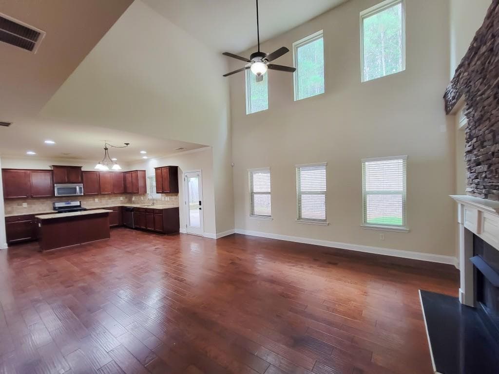 5 bedroom, 4 bathroom, 2,840 sq ft single family residence under contract at 1471 Primrose Park Road, Sugar Hill, GA 30518 — photo 5