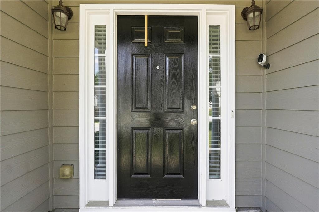 4 bedroom, 3 bathroom, 2,484 sq ft single family residence under contract at 5655 Laurel Ridge Drive, Atlanta, GA 30344 — photo 3