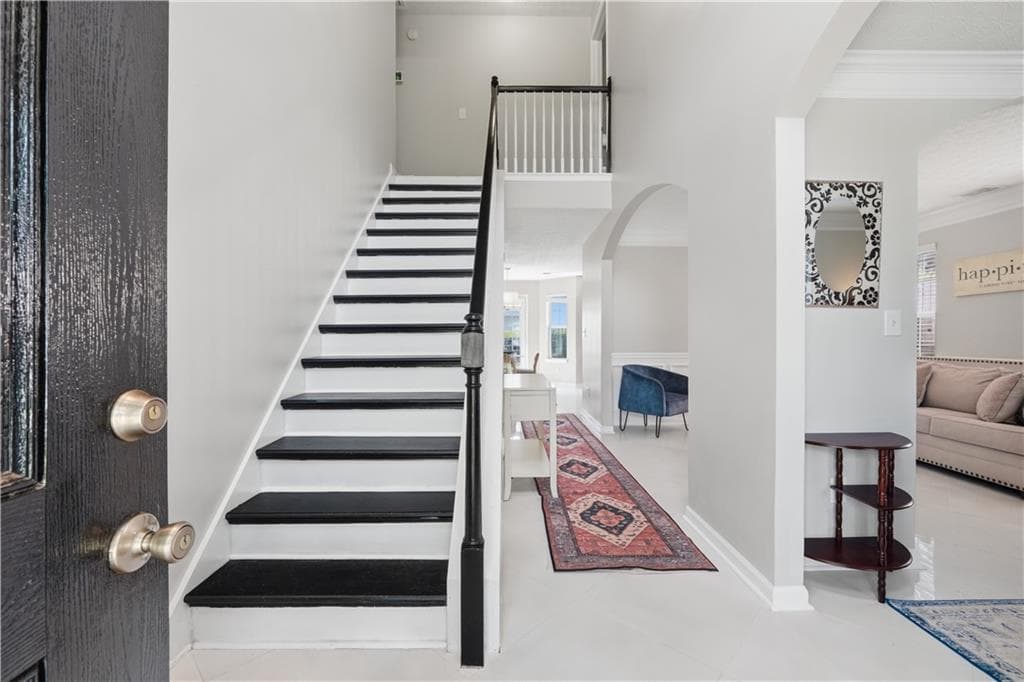 4 bedroom, 3 bathroom, 2,484 sq ft single family residence under contract at 5655 Laurel Ridge Drive, Atlanta, GA 30344 — photo 4