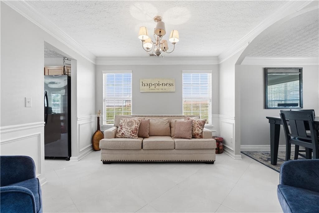 4 bedroom, 3 bathroom, 2,484 sq ft single family residence under contract at 5655 Laurel Ridge Drive, Atlanta, GA 30344 — photo 8
