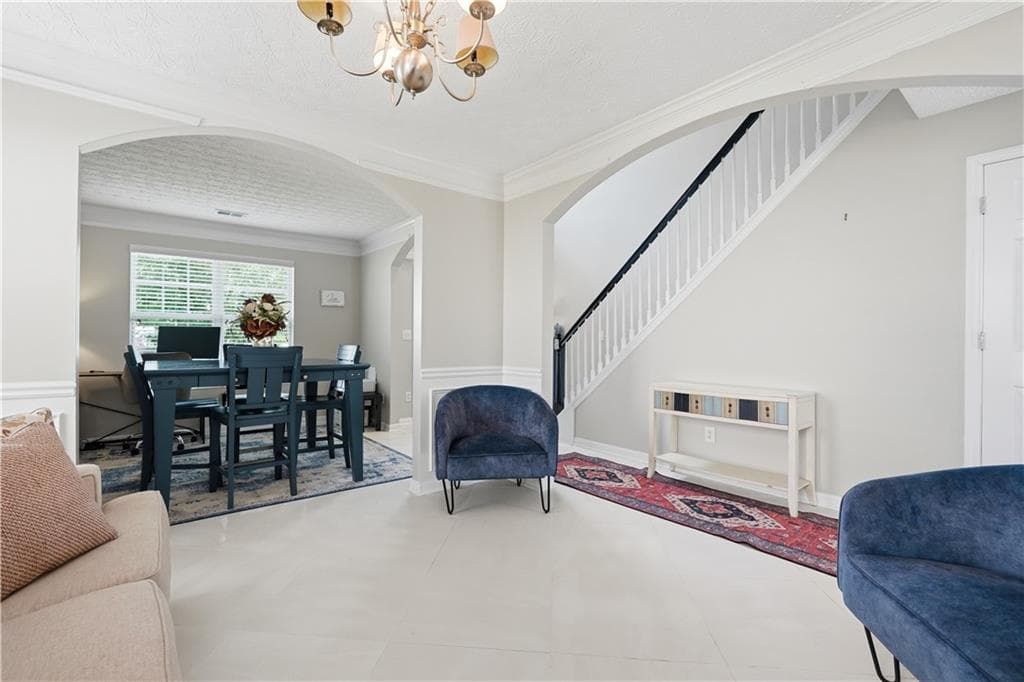4 bedroom, 3 bathroom, 2,484 sq ft single family residence under contract at 5655 Laurel Ridge Drive, Atlanta, GA 30344 — photo 9