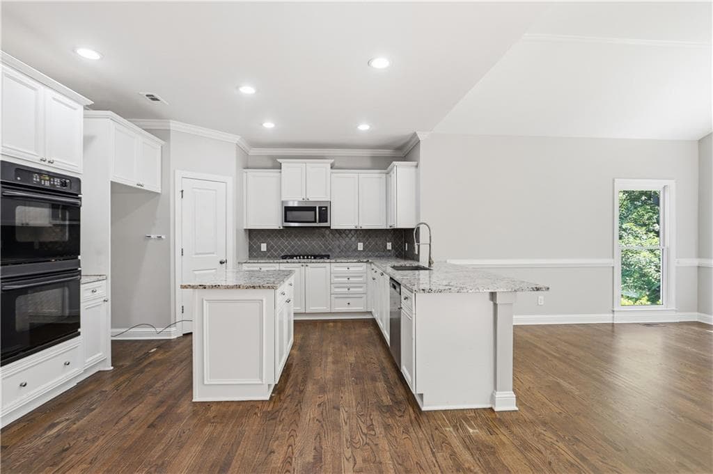 5 bedroom, 4 bathroom, 4,383 sq ft single family residence for sale at 106 Lumpkin Way, Canton, GA 30115 — photo 2