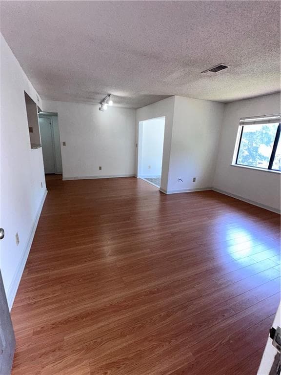 1 bedroom, 1 bathroom, 794 sq ft condominium for sale at 1407 Wingate Way, Sandy Springs, GA 30350