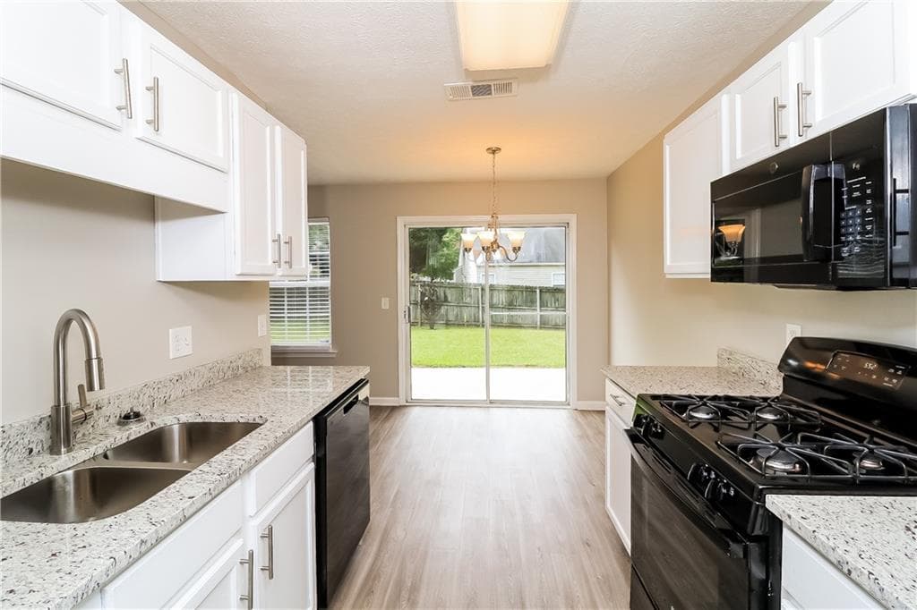 3 bedroom, 3 bathroom, 1,360 sq ft single family residence for rent at 127 Silver Fox Trail, Dallas, GA 30157 for $1,790 a month — photo 3