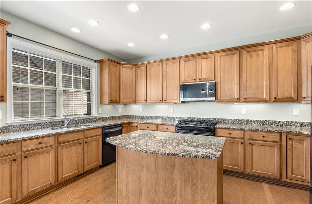 3 bedroom, 4 bathroom, 1,924 sq ft townhouse for rent at 1035 E Paces Lane, Atlanta, GA 30326 for $3,800 a month — photo 9