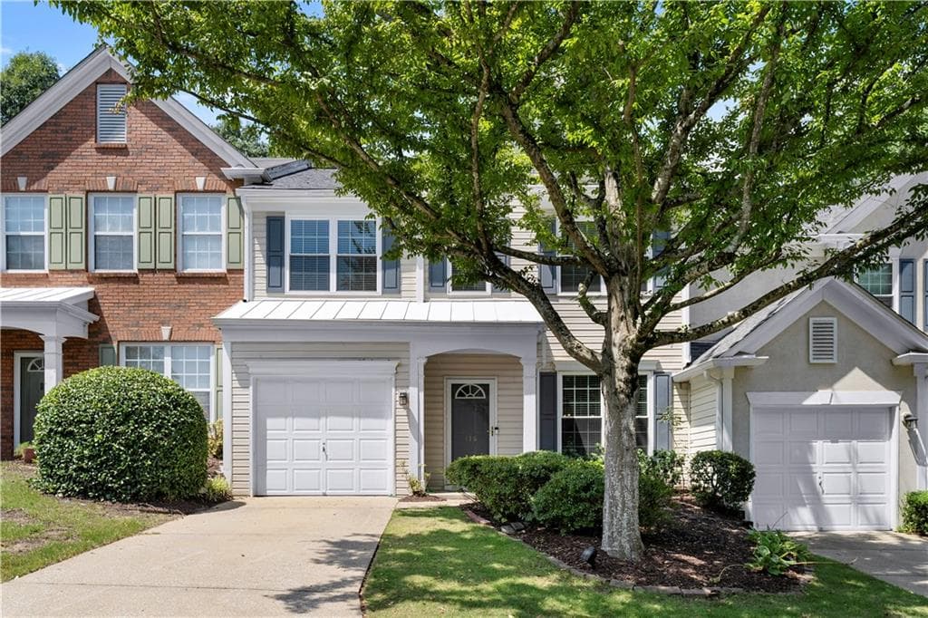 3 bedroom, 3 bathroom, 1,952 sq ft townhouse for sale at 116 Kenninghall Court 43, Smyrna, GA 30082 — photo 1 of 48