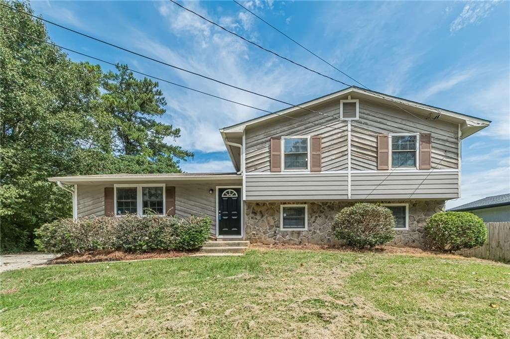 3 bedroom, 3 bathroom, 1,565 sq ft single family residence under contract at 6077 Cherokee Valley Lane, Lithonia, GA 30058