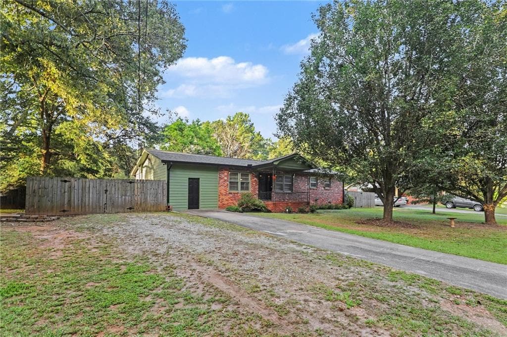 3 bedroom, 2 bathroom, 1,182 sq ft single family residence under contract at 110 Westmoreland Drive, Griffin, GA 30223 — photo 7