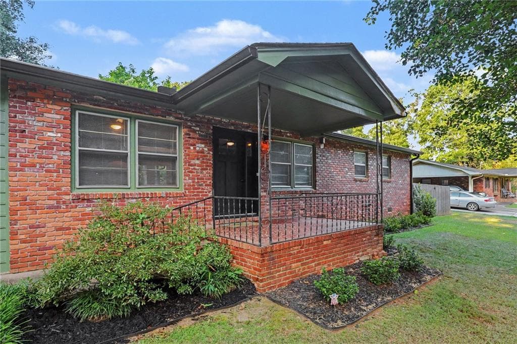3 bedroom, 2 bathroom, 1,182 sq ft single family residence under contract at 110 Westmoreland Drive, Griffin, GA 30223 — photo 9