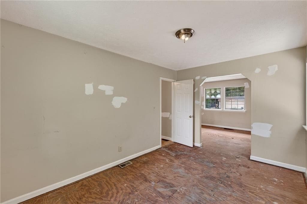 3 bedroom, 3 bathroom, 1,565 sq ft single family residence under contract at 6077 Cherokee Valley Lane, Lithonia, GA 30058 — photo 10