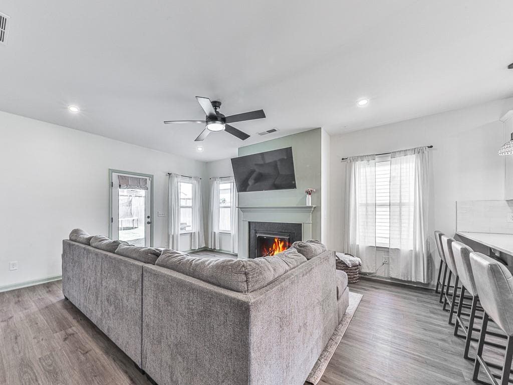 4 bedroom, 3 bathroom, 2,542 sq ft single family residence for sale at 210 Addison Drive, Cartersville, GA 30120 — photo 6
