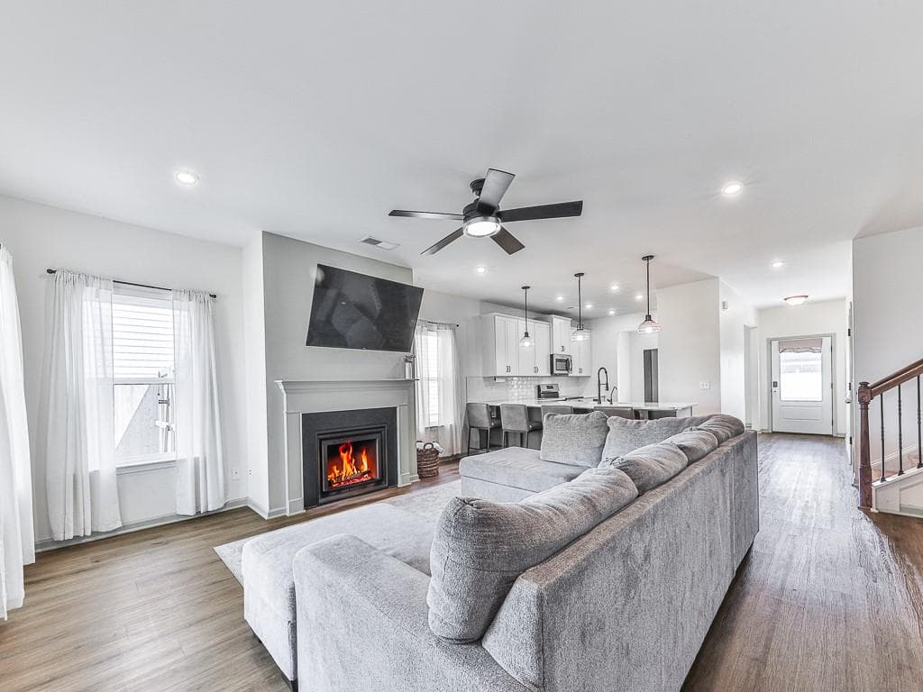 4 bedroom, 3 bathroom, 2,542 sq ft single family residence for sale at 210 Addison Drive, Cartersville, GA 30120 — photo 7