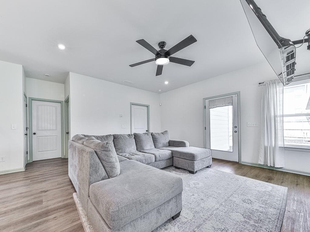 4 bedroom, 3 bathroom, 2,542 sq ft single family residence for sale at 210 Addison Drive, Cartersville, GA 30120 — photo 8