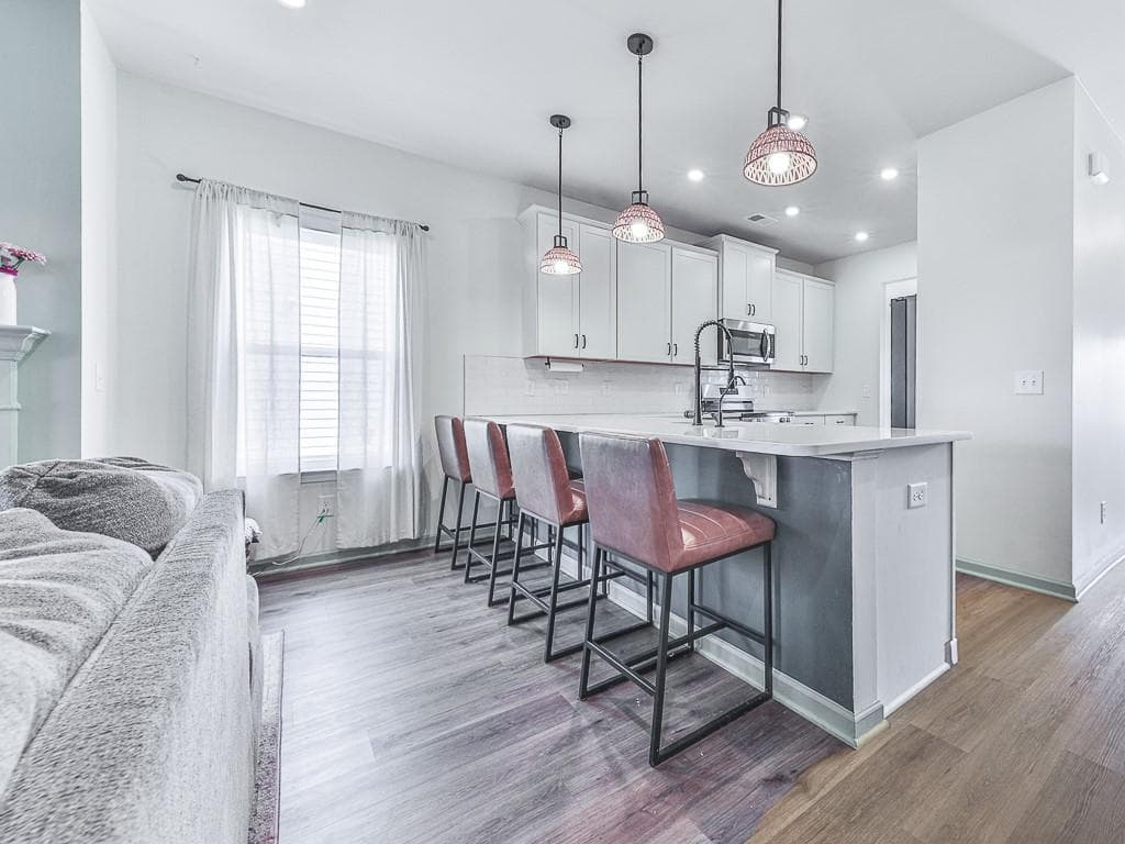 4 bedroom, 3 bathroom, 2,542 sq ft single family residence for sale at 210 Addison Drive, Cartersville, GA 30120 — photo 9