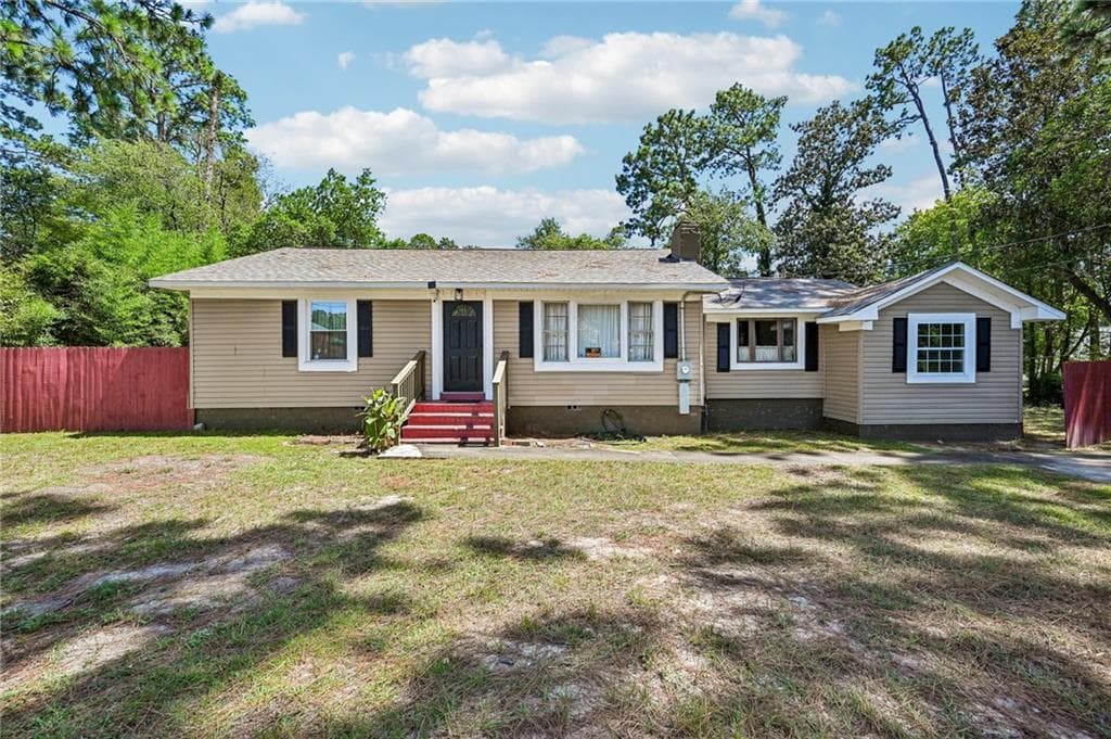 3 bedroom, 2 bathroom, 1,500 sq ft single family residence for sale at 3743 Hitchcock Road, Macon, GA 31217