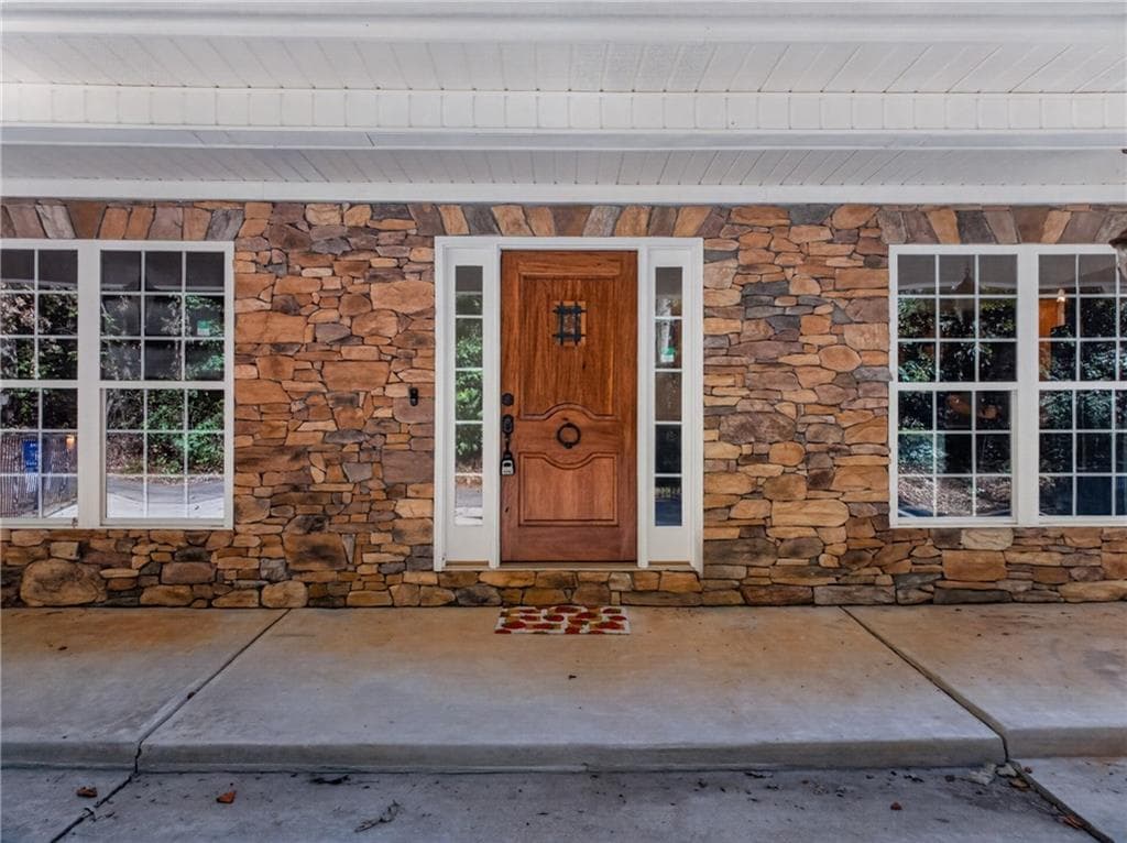 4 bedroom, 4 bathroom, 3,060 sq ft single family residence for sale at 825 Rue Fluer De Lis, Lavonia, GA 30553 — photo 5