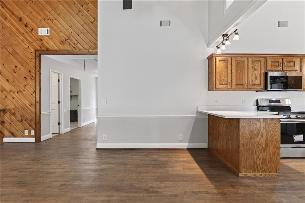 4 bedroom, 4 bathroom, 3,060 sq ft single family residence for sale at 825 Rue Fluer De Lis, Lavonia, GA 30553 — photo 6