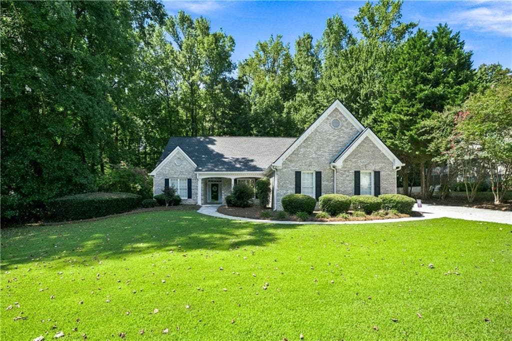 4 bedroom, 3 bathroom, 2,587 sq ft single family residence for sale at 2321 Herring Woods Trail, Grayson, GA 30017