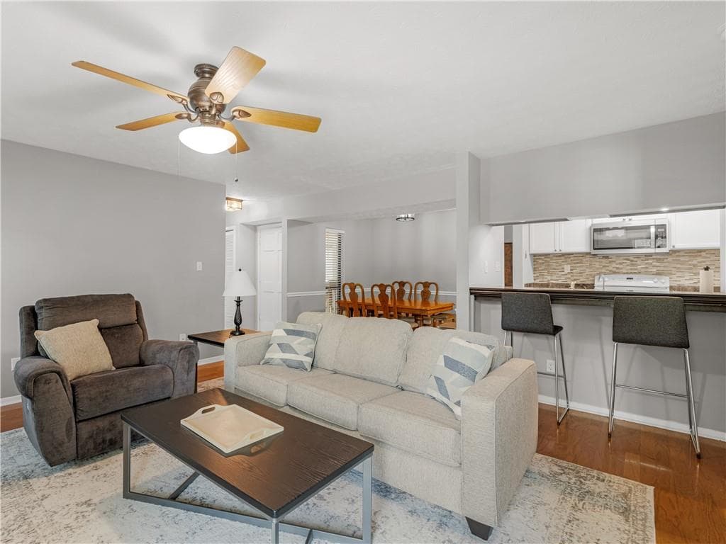2 bedroom, 2 bathroom, 1,178 sq ft condominium for sale at 903 Tuxworth Circle, Decatur, GA 30033 — photo 7