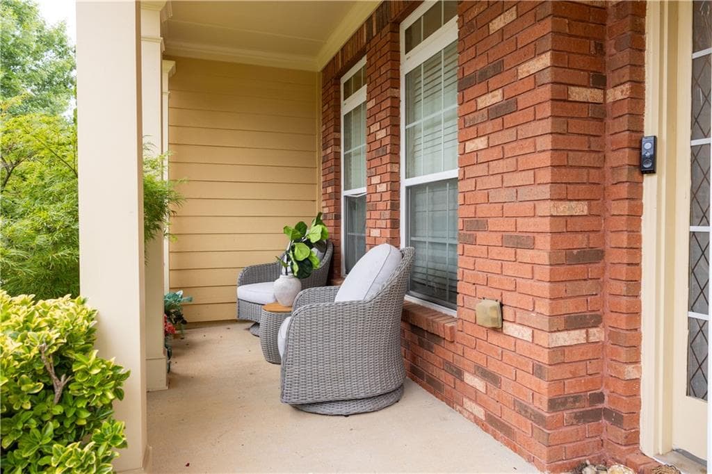 5 bedroom, 4 bathroom, 2,908 sq ft single family residence for sale at 531 Rock Elm Drive, Auburn, GA 30011 — photo 2