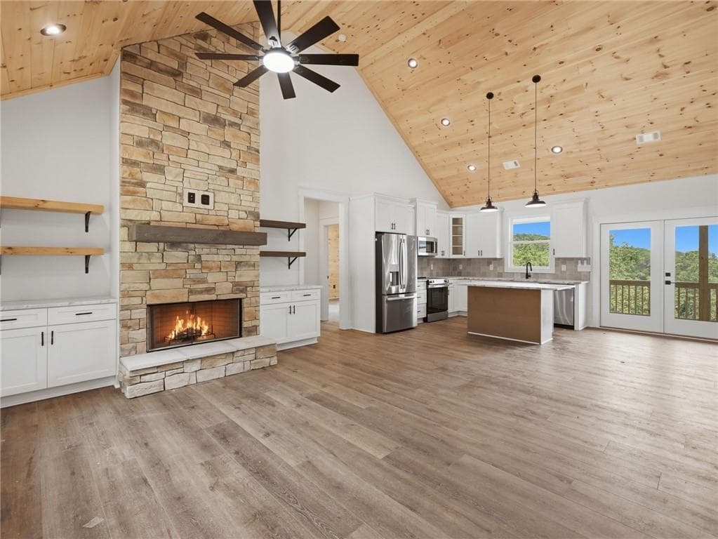 3 bedroom, 2 bathroom, 1,311 sq ft single family residence under contract at 1521 Azure Lane, Ranger, GA 30734 — photo 3