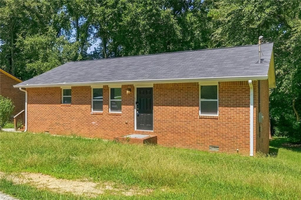 3 bedroom, 2 bathroom, 1,204 sq ft single family residence for rent at 715 W Creek Circle, Monroe, GA 30655 for $1,385 a month — photo 2