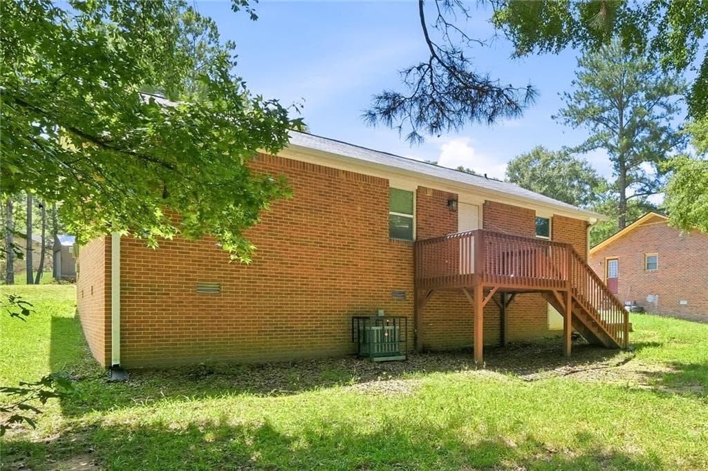 3 bedroom, 2 bathroom, 1,204 sq ft single family residence for rent at 715 W Creek Circle, Monroe, GA 30655 for $1,385 a month — photo 3