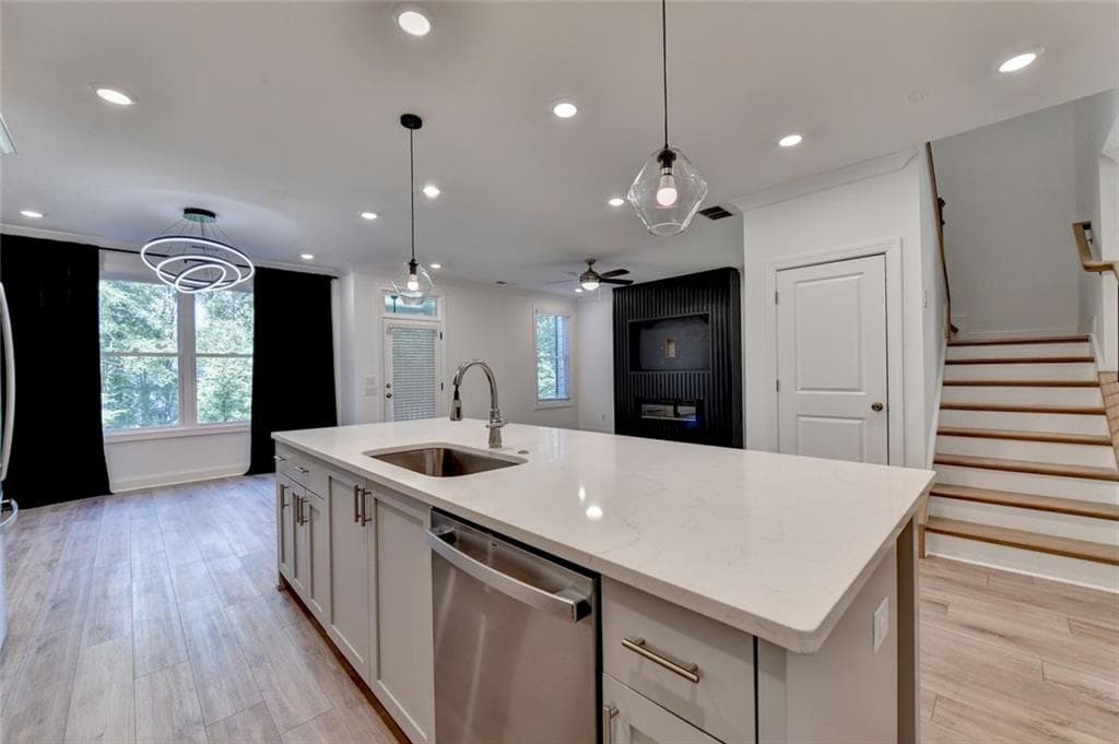 3 bedroom, 3 bathroom, 3,308 sq ft townhouse for sale at 3325 Cresswell Link Way, Duluth, GA 30096 — photo 4