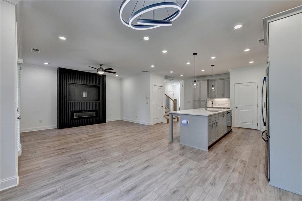 3 bedroom, 3 bathroom, 3,308 sq ft townhouse for sale at 3325 Cresswell Link Way, Duluth, GA 30096 — photo 5