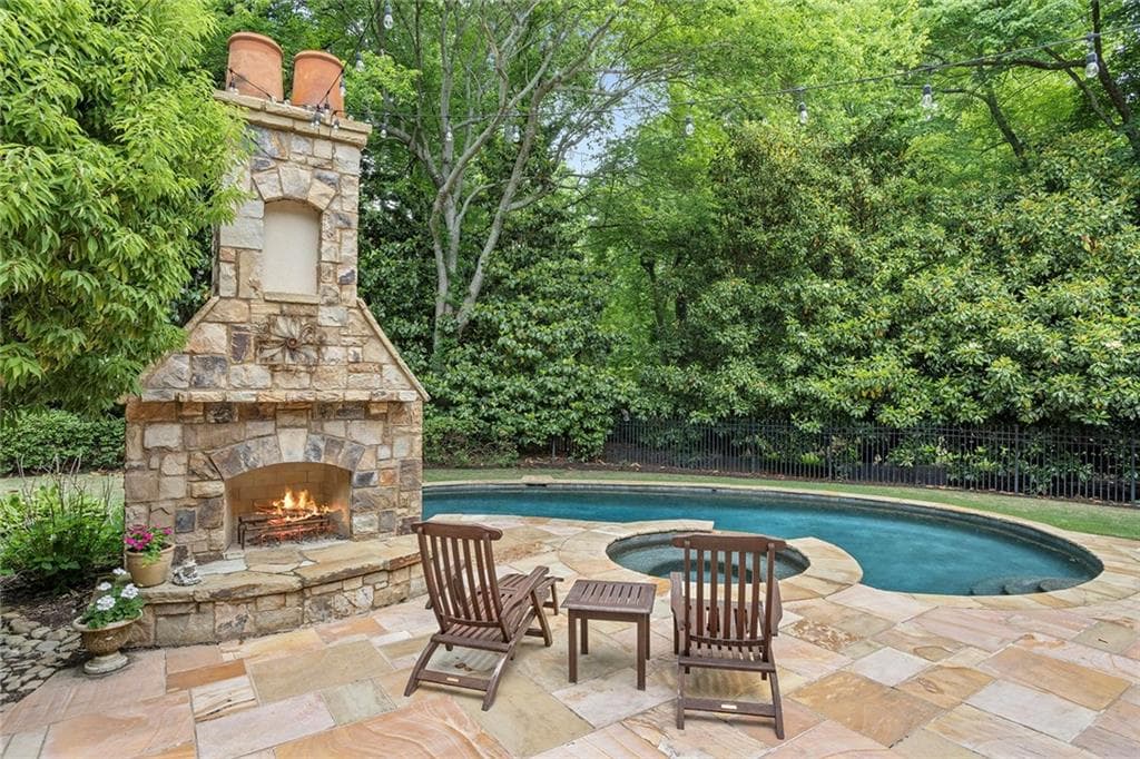 6 bedroom, 8 bathroom, 8,537 sq ft single family residence for sale at 2000 Lancaster Square, Roswell, GA 30076 — photo 3