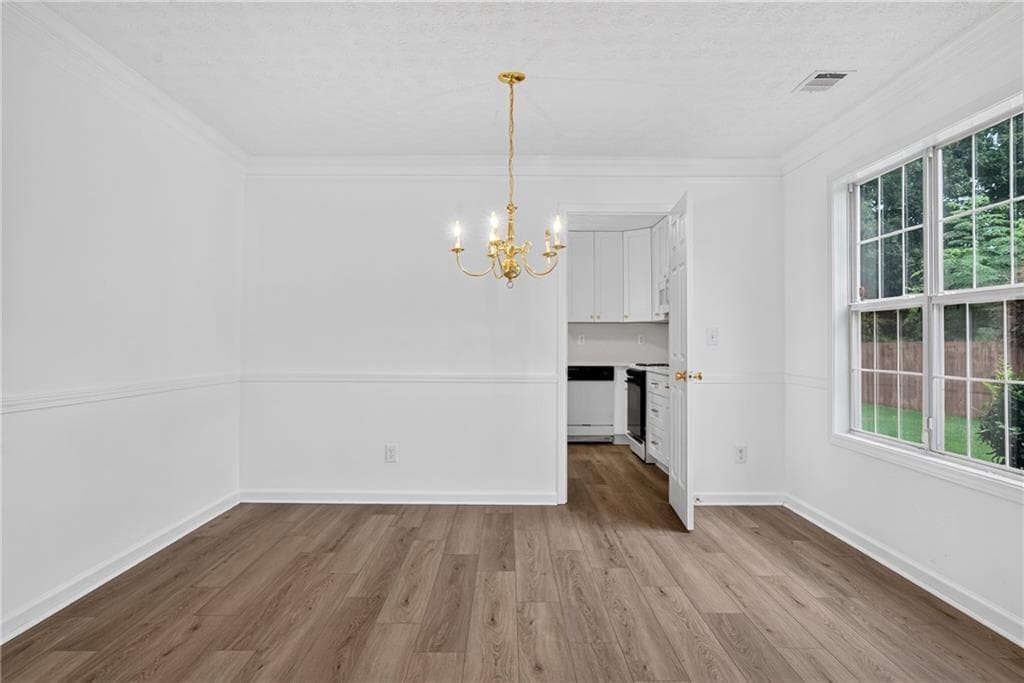 3 bedroom, 3 bathroom, 2,516 sq ft single family residence under contract at 5785 Grove Place Crossing, Lilburn, GA 30047 — photo 7