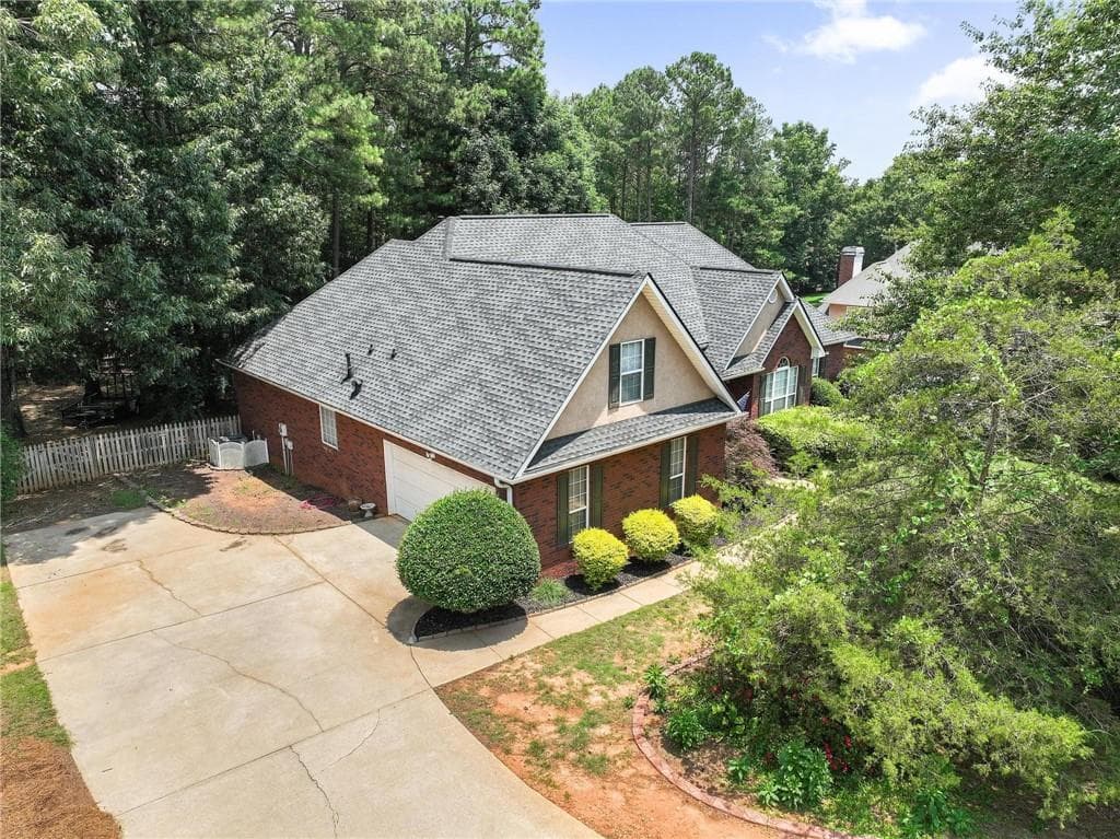 3 bedroom, 3 bathroom, 2,348 sq ft single family residence for sale at 925 Champions Way, Mcdonough, GA 30252